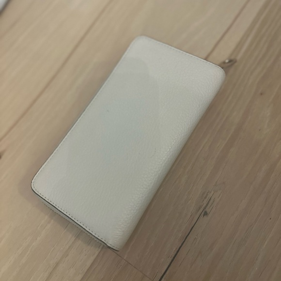 Coach Elegant White Tote and Wallet - Picture 8 of 9